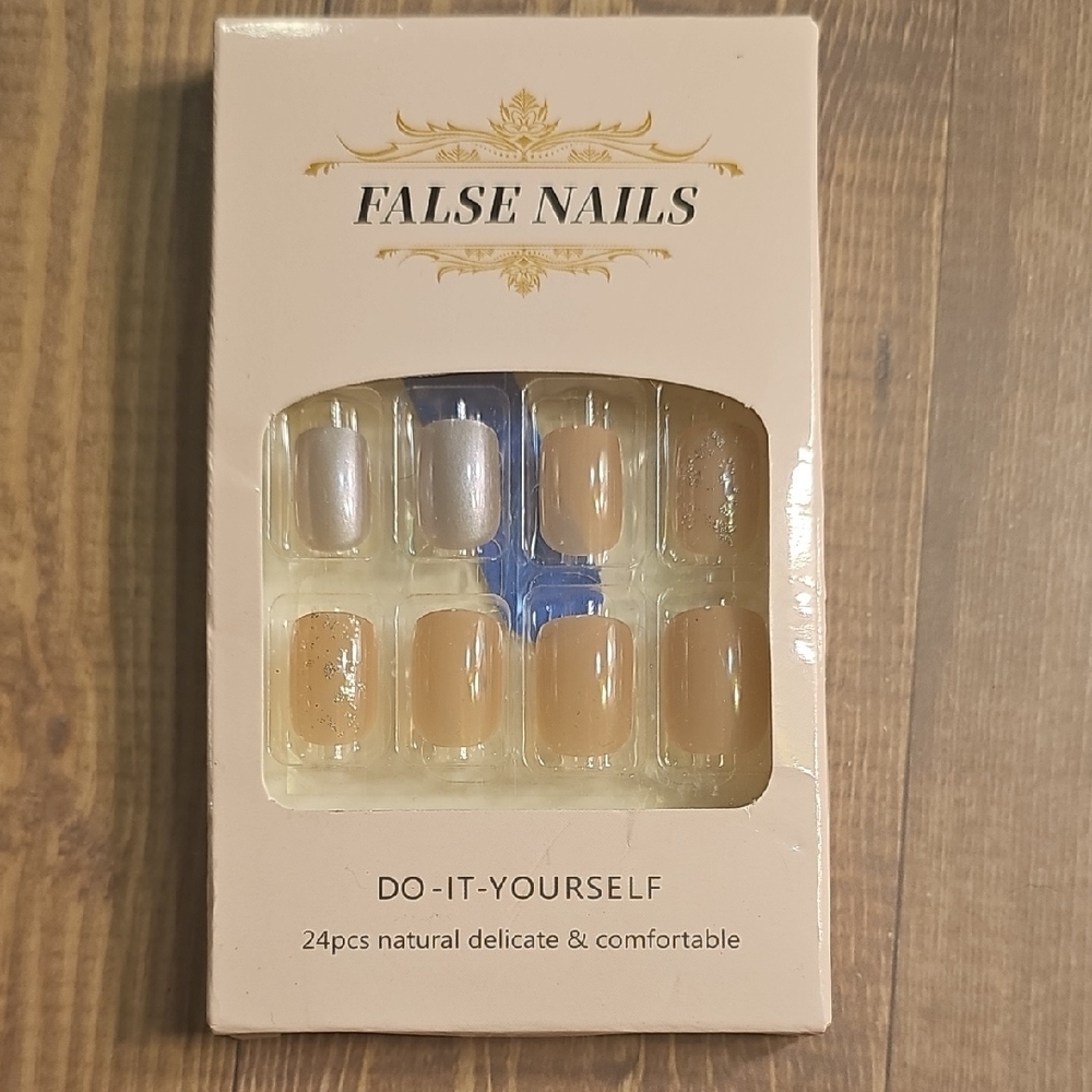 False Nails Set with Nude Shades